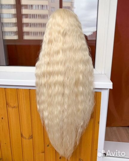 Парик блонд на сетке лейсфронт