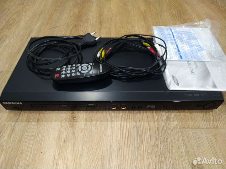 Лазерный видеопроигрыватель (DVD- плеер) samsung