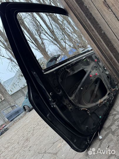 Двери toyta yaris