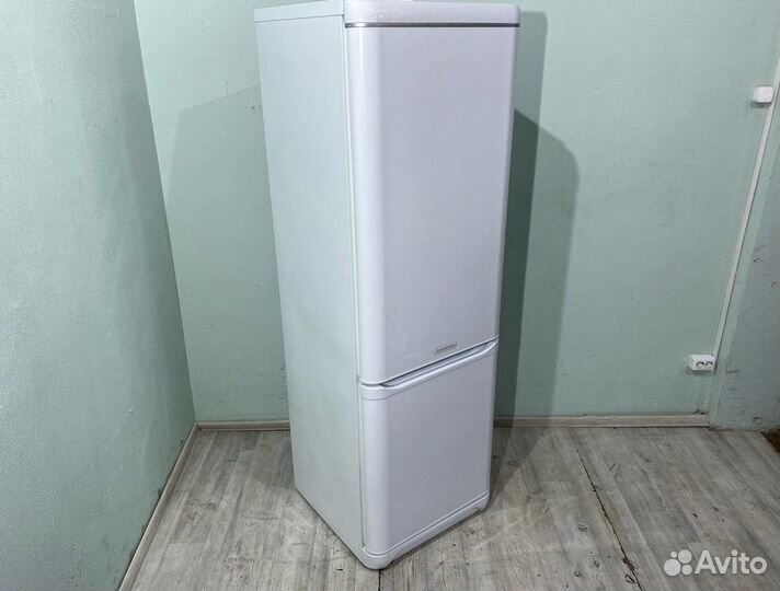 Холодильник Ariston