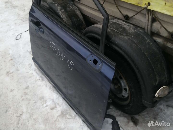 Дверь передняя правая honda civic 4d fd в сборе