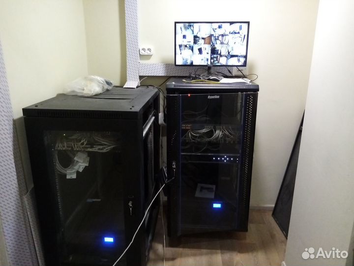 Бригада слаботочников, электриков