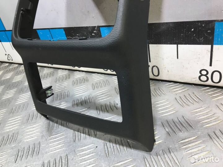 Б/У Накладка центральной консоли#001