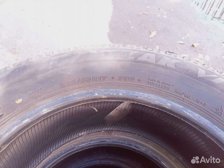 Bridgestone Blizzak VRX 255/55 R17 99S