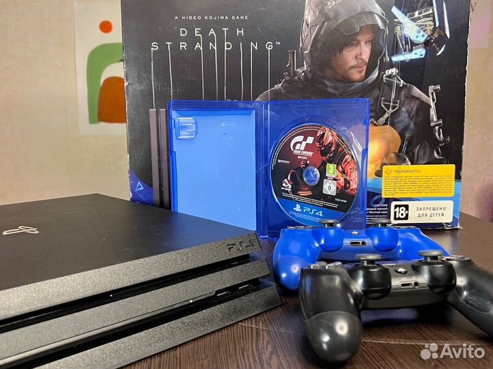 Sony Playstation 4 Pro 1 Tb 2 джойстика (600 игр)