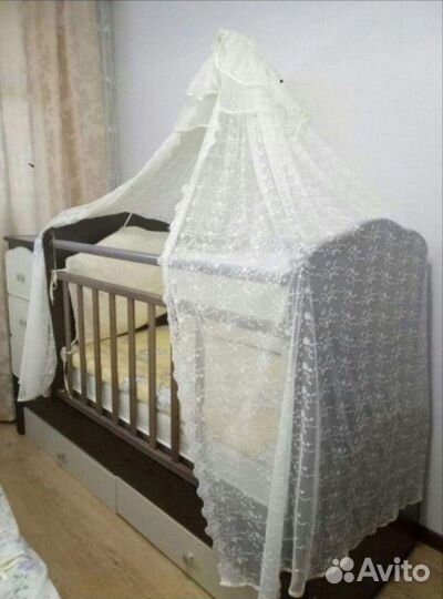 Детская кроватка