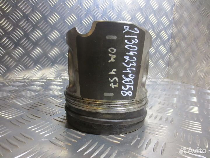 Поршень Mercedes-Benz A4570302137