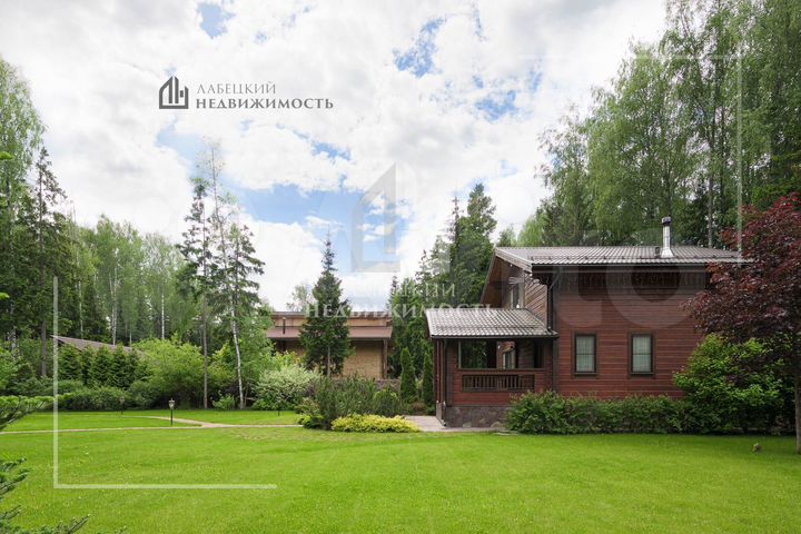 Дом 239 м² на участке 33,5 сот.