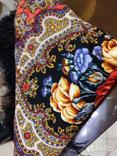 Павловопос платок Испанское вино. Платок шелк