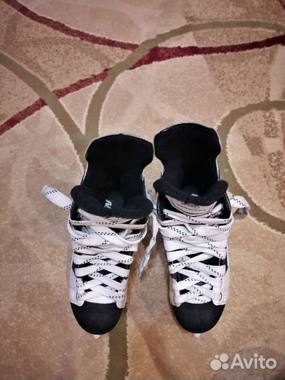 Хоккейные коньки 39 размер