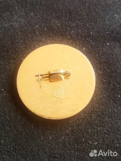 Значок СССР. Лыжи. Сахалинская лыжня