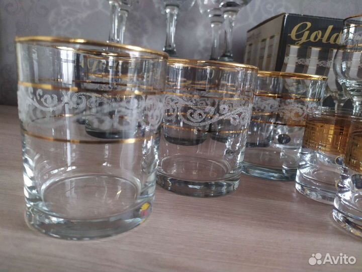 Стаканы, бокалы, рюмки