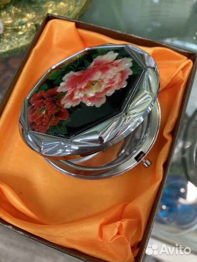 Зеркало карманное