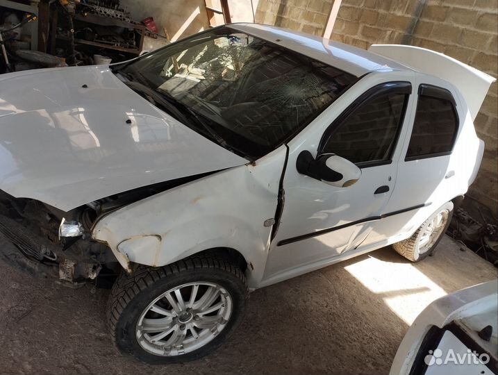 Рено Логан 1 в разбор