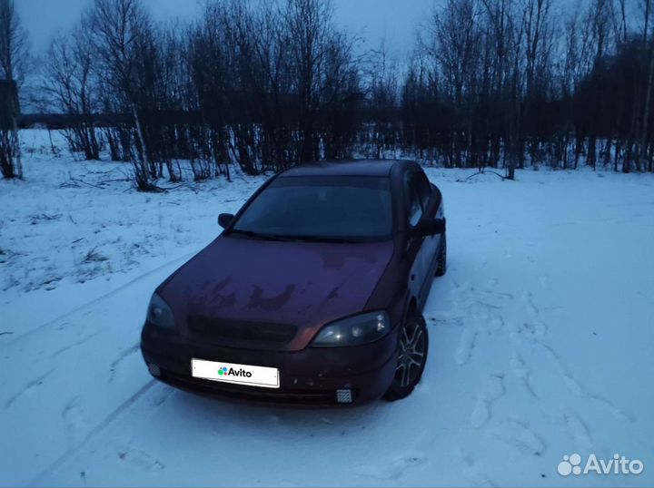 Opel Astra 1.8 AT, 1998, 300 000 км