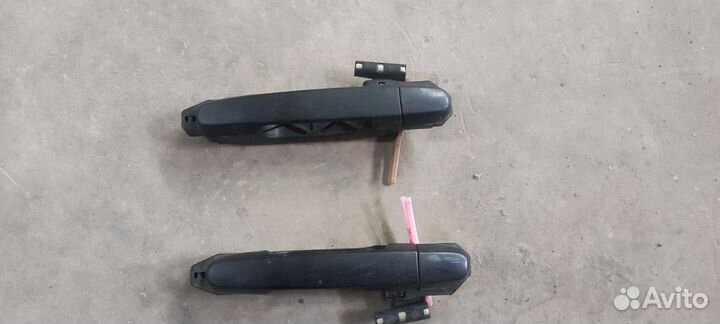 Ручка двери задней наружная пр, лев. Toyota Hilux