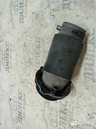 Патрубок воздушного фильтра VW Passat (B7) 2011-2