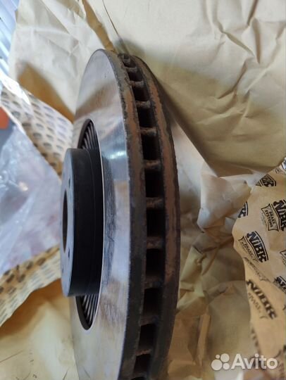 Передние тормозные диски суппорта Kia Carnival K4