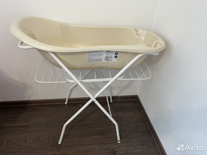 Детская ванночка для купания с подставкой