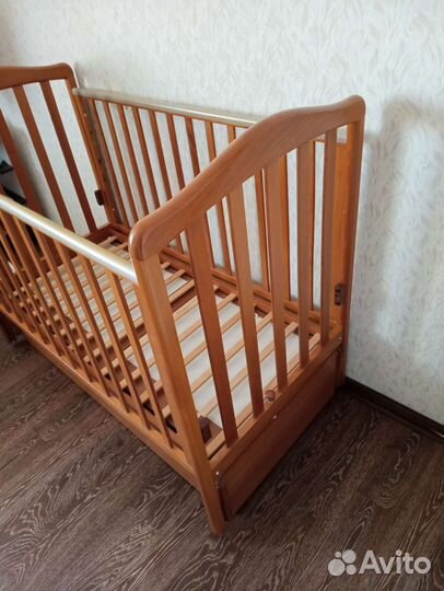 Кровать+матрас+бортики+игрушки+ванночка