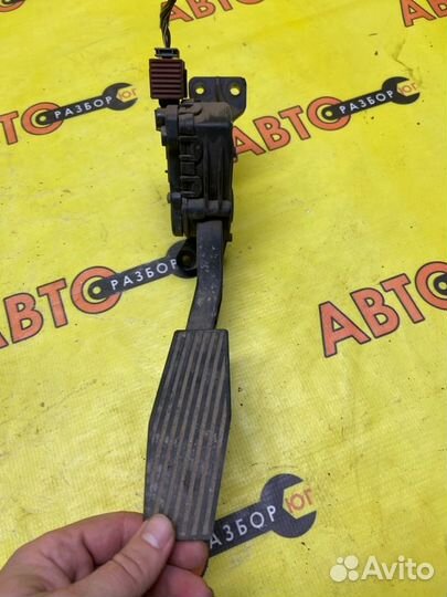 Педаль газа Opel Vectra C Z18XE 2002