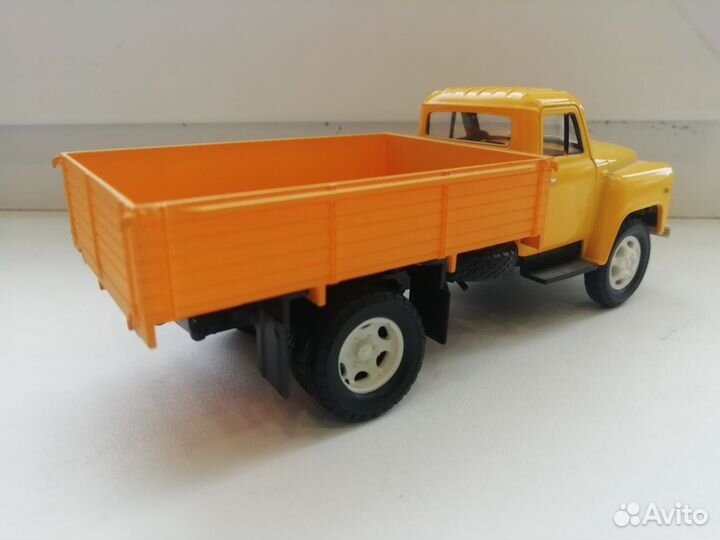 Модель грузовика Газ 52-84 нап