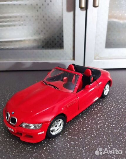 Модель автомобиля BMW Bburago