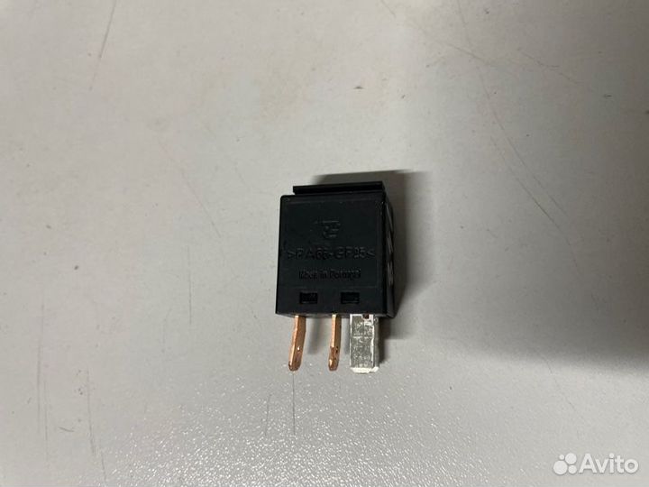 Реле Volkswagen Passat универсал cayc 2012