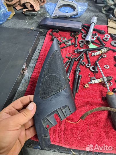 Уголок с твитером правый Golf 4