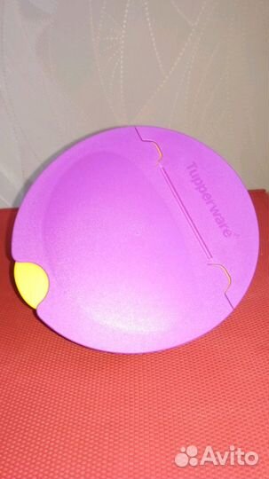 Контейнер Tupperware