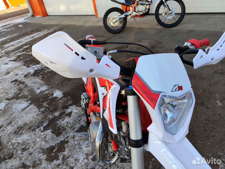 Мотоцикл Apollo Thunder LE 125 колеса 17/14