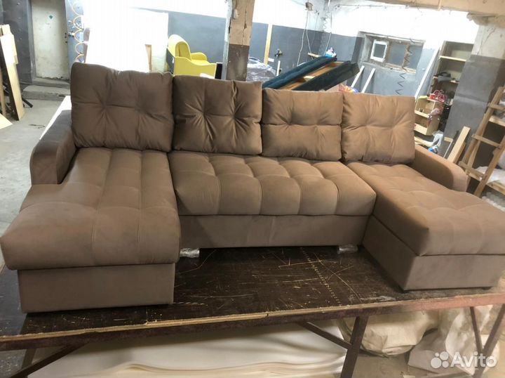 Большой п-образный диван