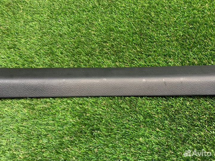 Обшивка двери багажника Mitsubishi Outlander CU5W