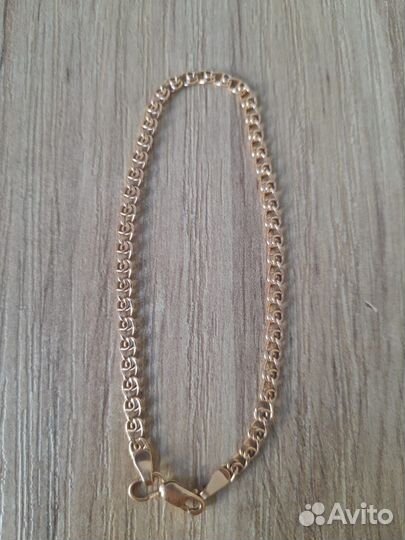 Набор золотых украшений с топазом