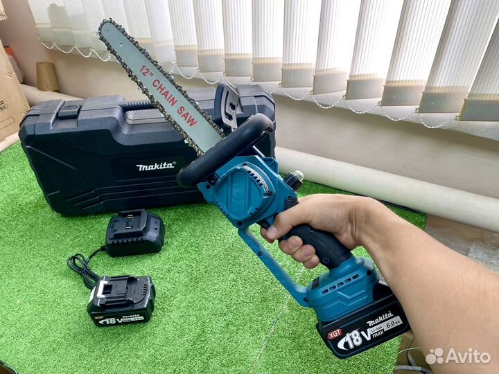 Пила цепная аккумуляторная 30см makita