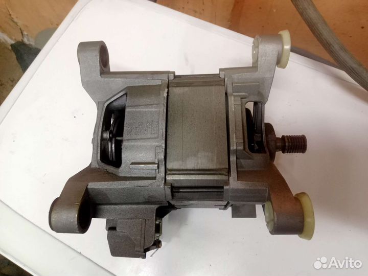 Двигататель стиральной машины Bosch max