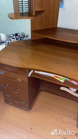 Компьютерный стол