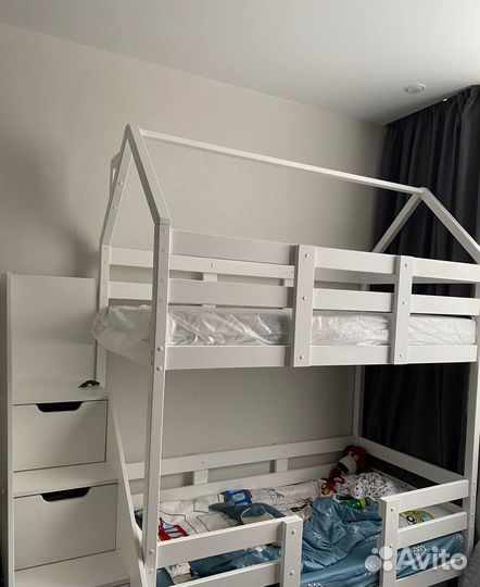 Детская двухъярусная кровать домик с комодом