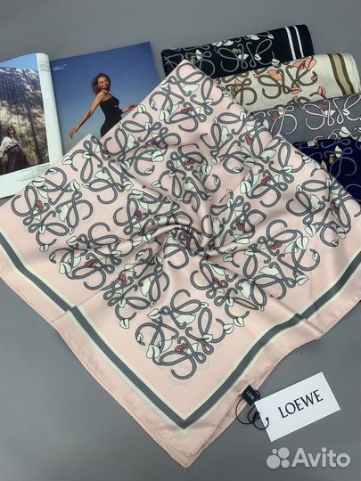 Платок женский шелковый Loewe