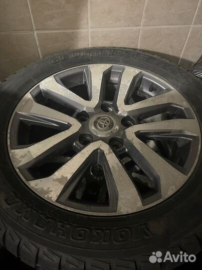 Колёса диски с резиной R20 на toyota LC 200