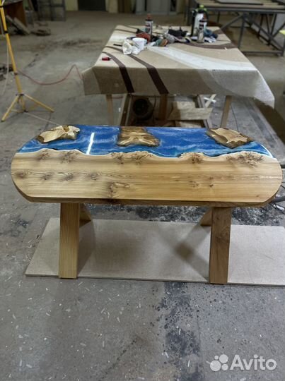 Стол из эпоксидной смолы и слэба