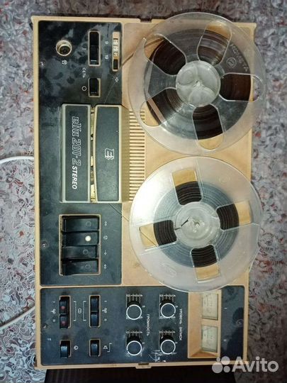 Катушечный магнитофон