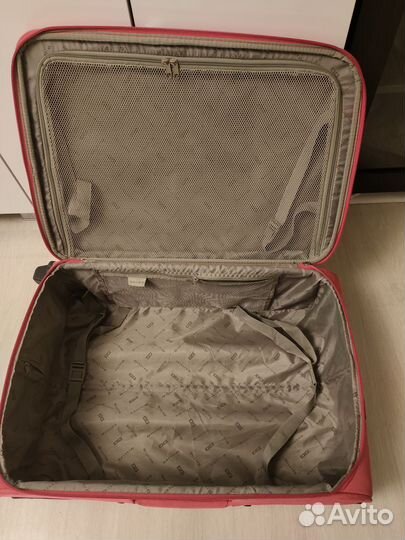 Чемодан на колесах Gillivo