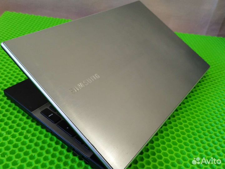 Элитный Samsung (i7-8ядер/8GB/SSD 256GB/GeF520MX)