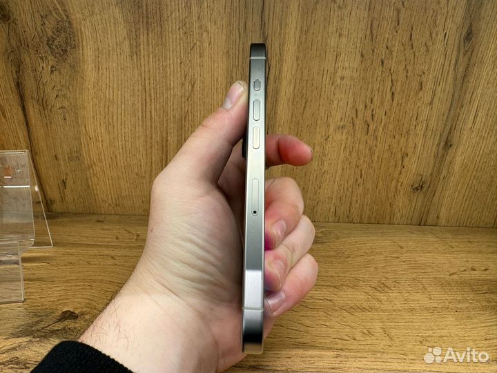 iPhone 15 Pro, 128 ГБ