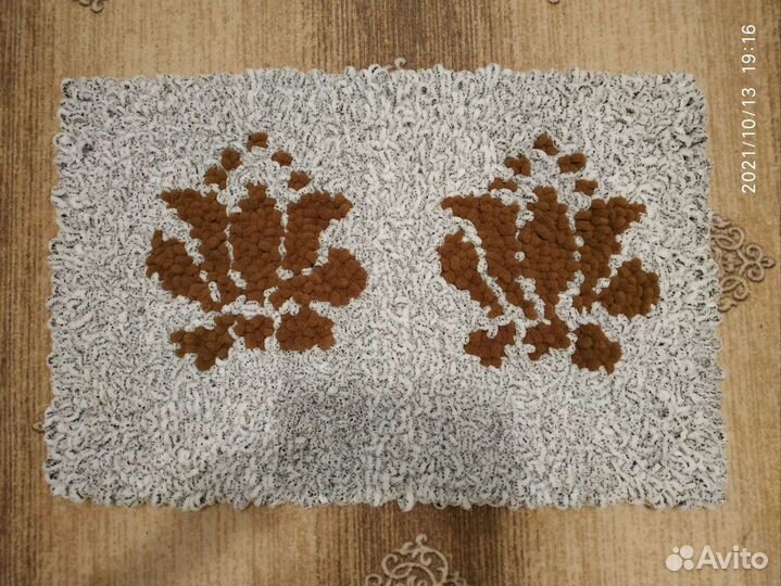 Ручная работа.Коврик для ванной комнаты и туалета