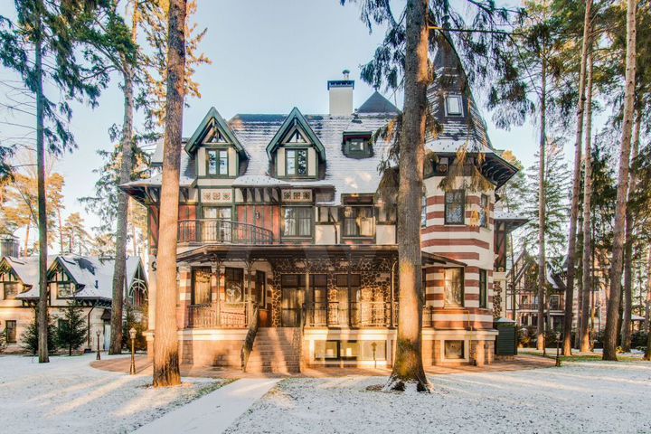 Дом 980 м² на участке 30 сот.