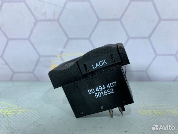 Кнопка антипробуксовки Opel Omega B 1996