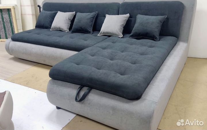 Большой угловой диван