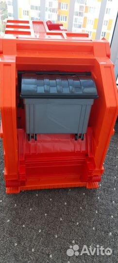 Игрушка машина мусоровоз